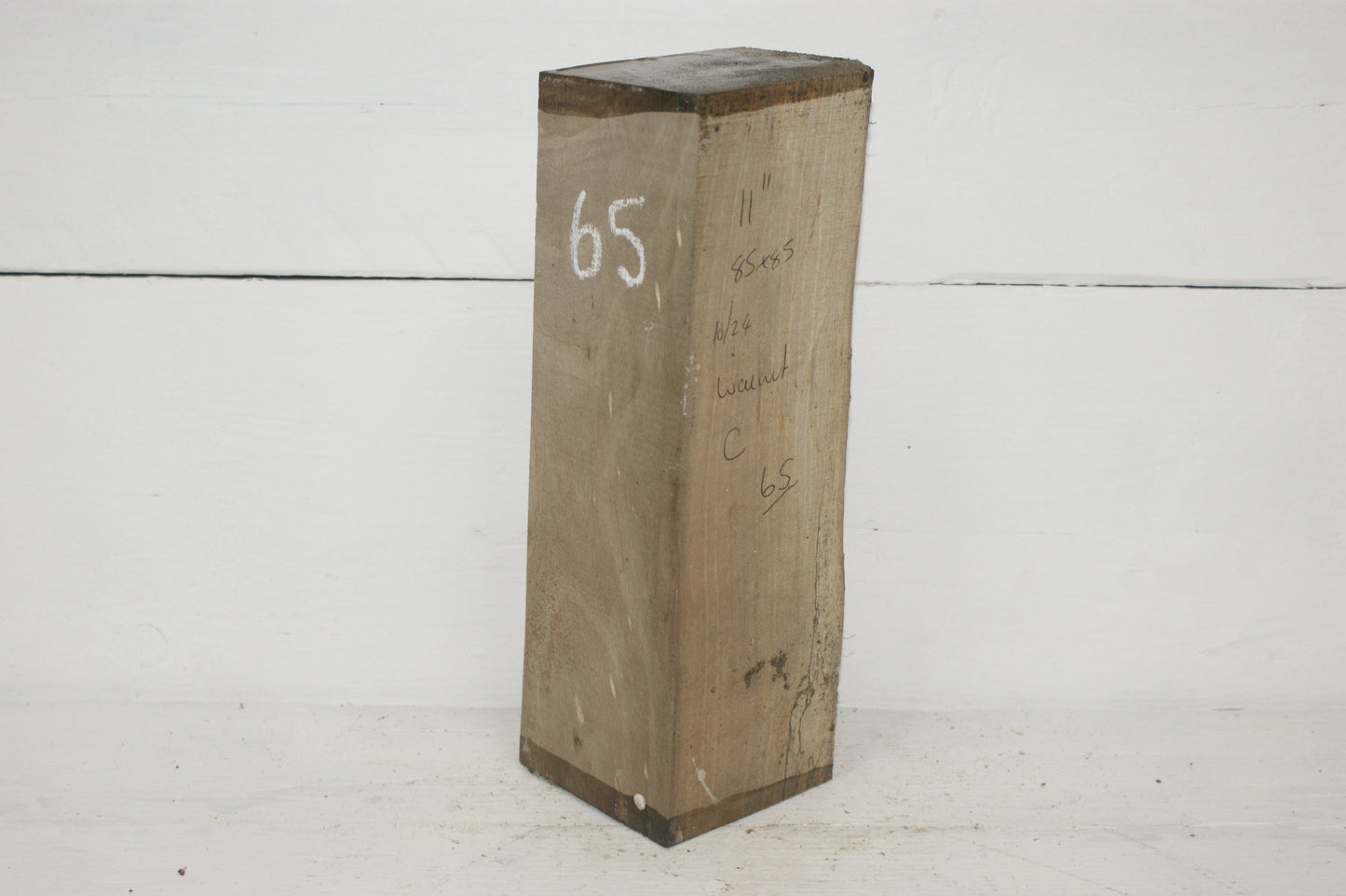 Walnut 280 x 85 mm cube. C Grade wood turning blank. (065)