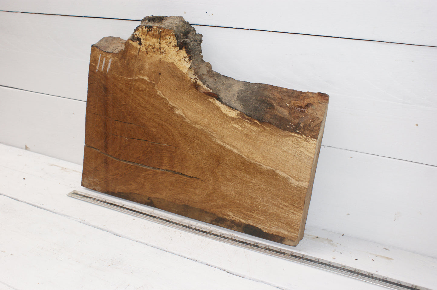 Burr Brown Oak 555 L x 430 - 300 W x 54 D mm (111)