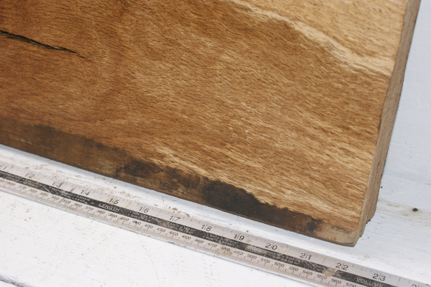 Burr Brown Oak 555 L x 430 - 300 W x 54 D mm (111)