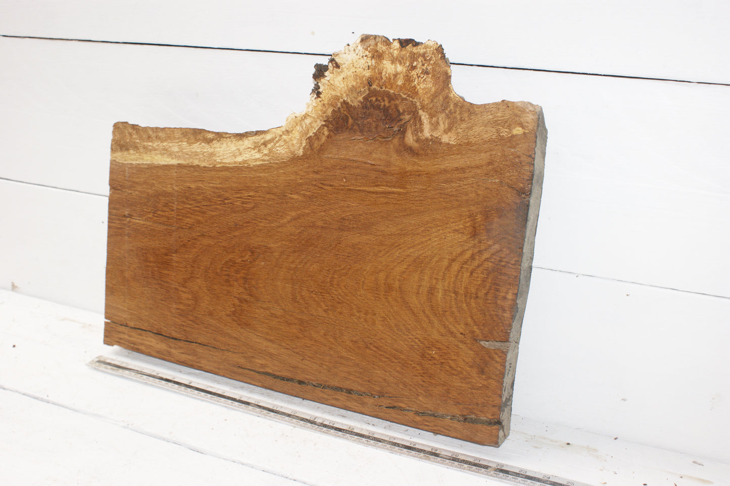 Burr Brown Oak 555 L x 430 - 300 W x 54 D mm (111)