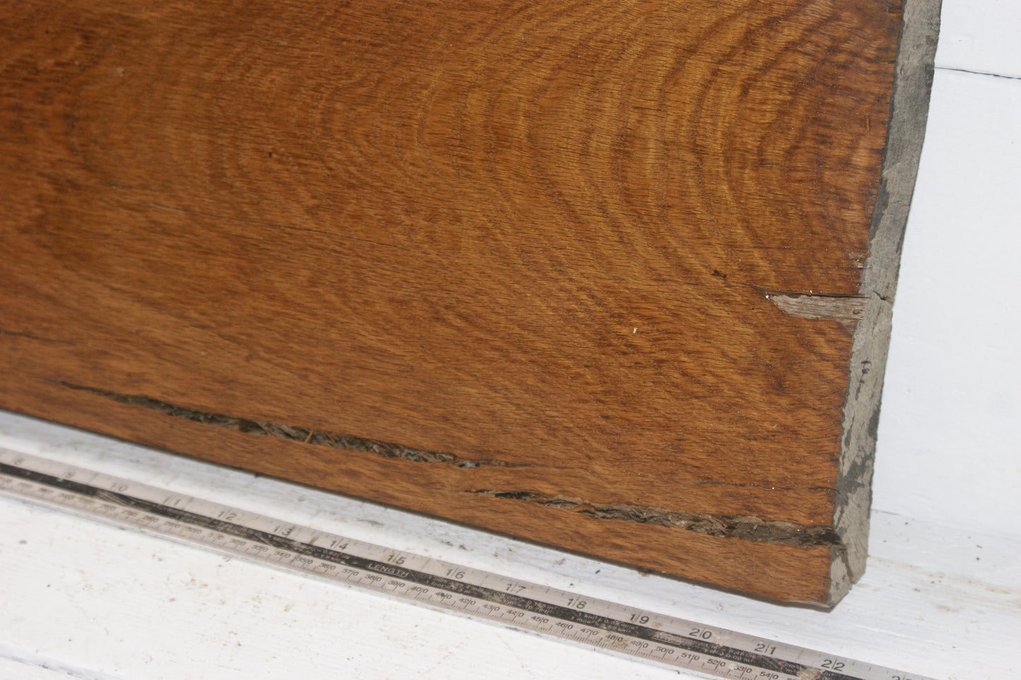 Burr Brown Oak 555 L x 430 - 300 W x 54 D mm (111)