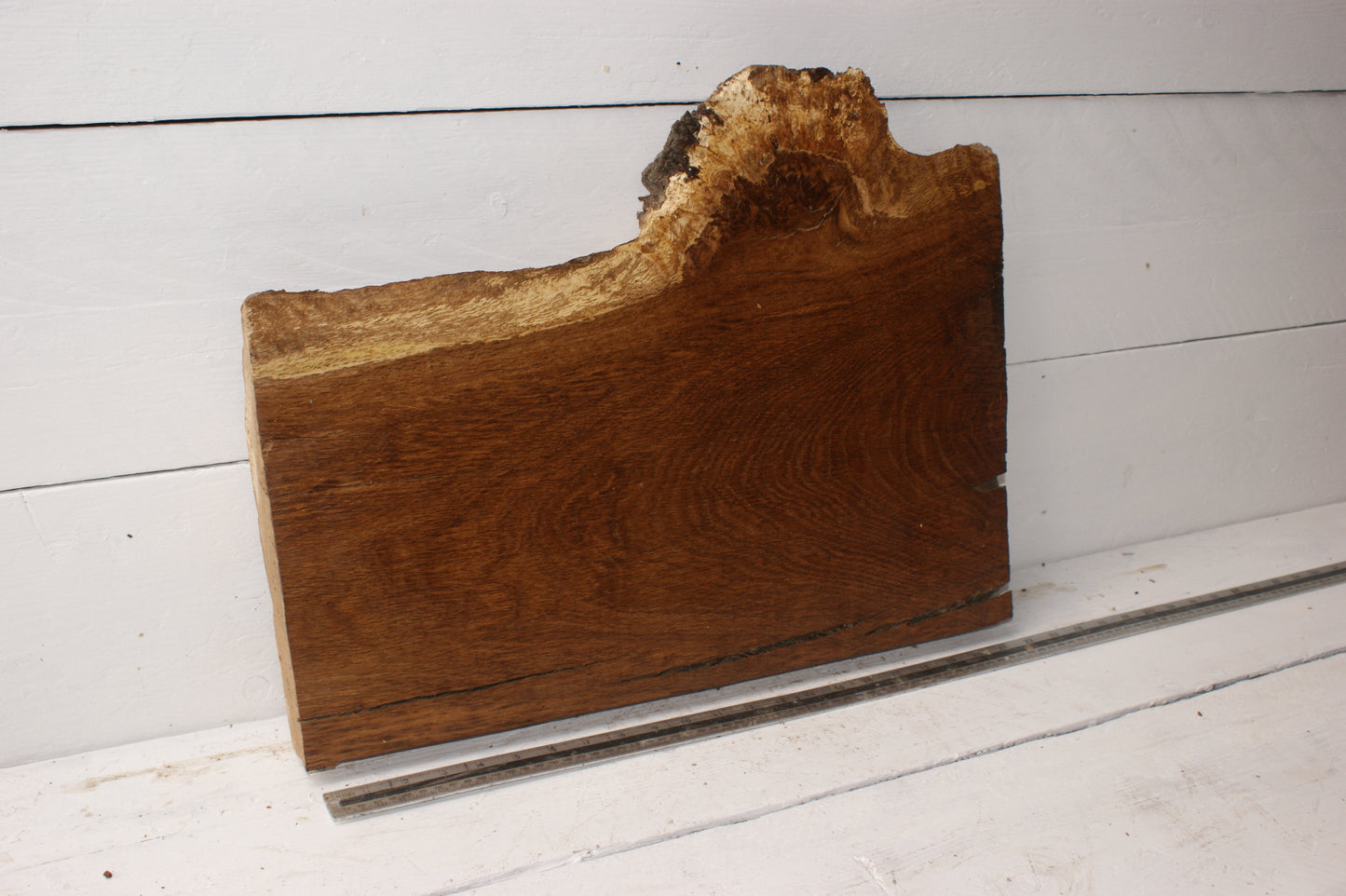 Burr Brown Oak 555 L x 430 - 300 W x 54 D mm (111)