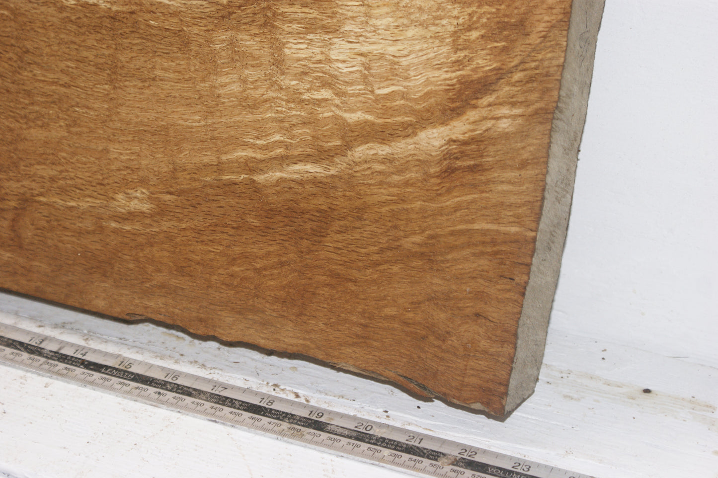 Burr Brown Oak 555 L x 310 - 215 W x 57 D mm (112)