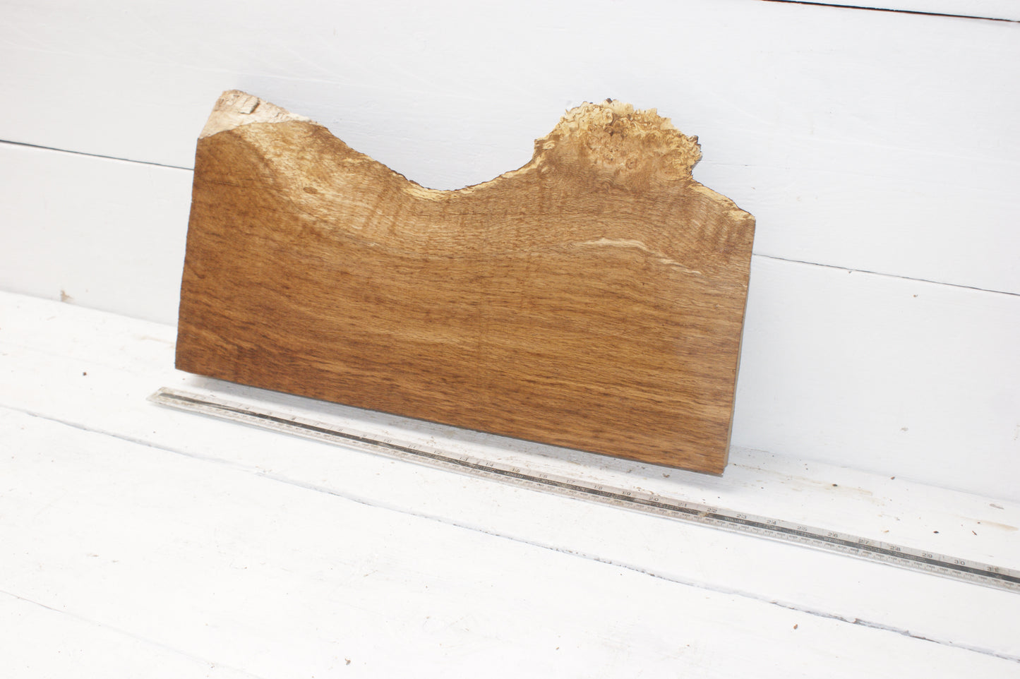 Burr Brown Oak 555 L x 310 - 215 W x 57 D mm (112)