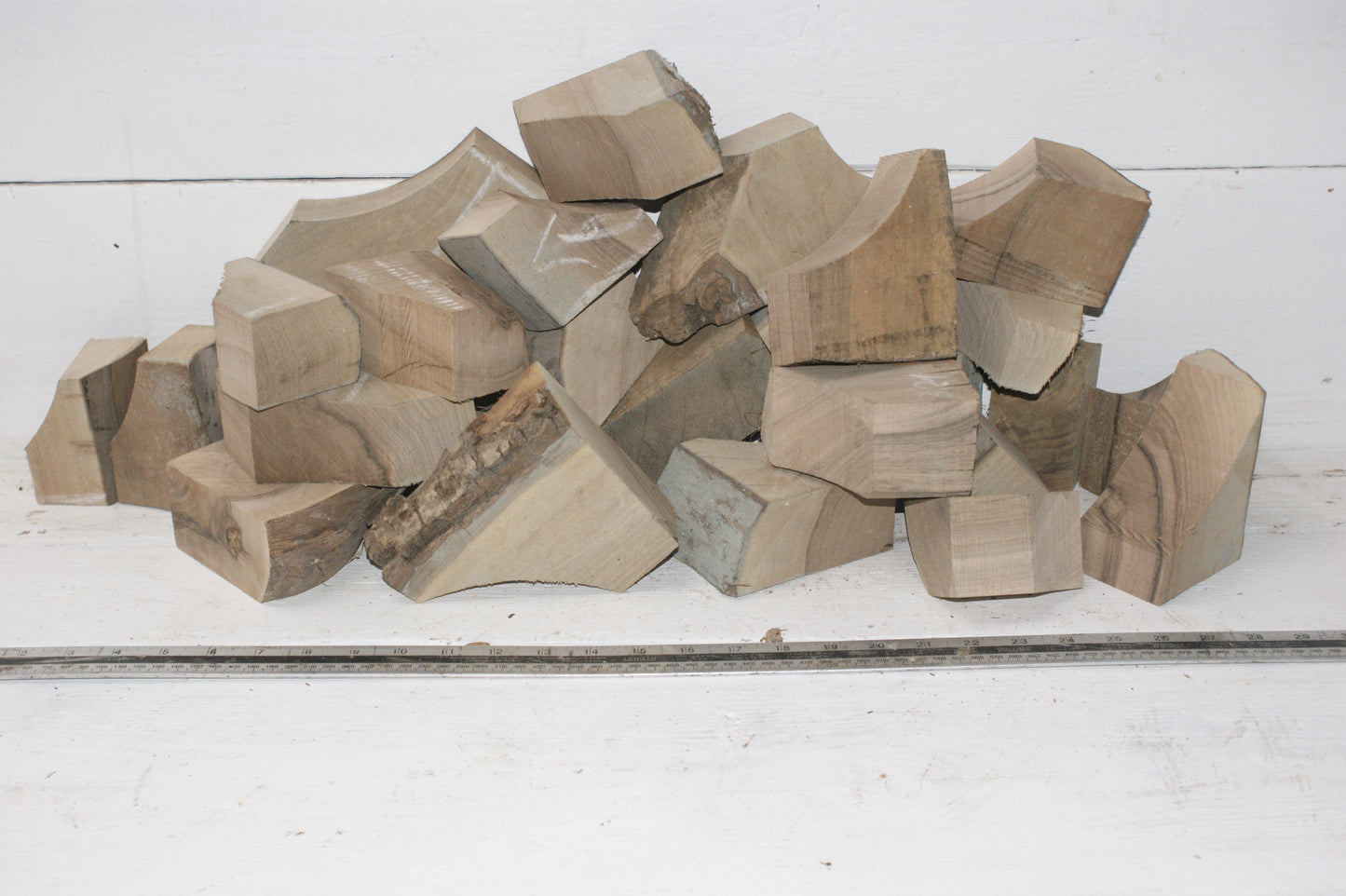 Lucky Dip Box, 10 kg Walnut off cuts🍀(126)