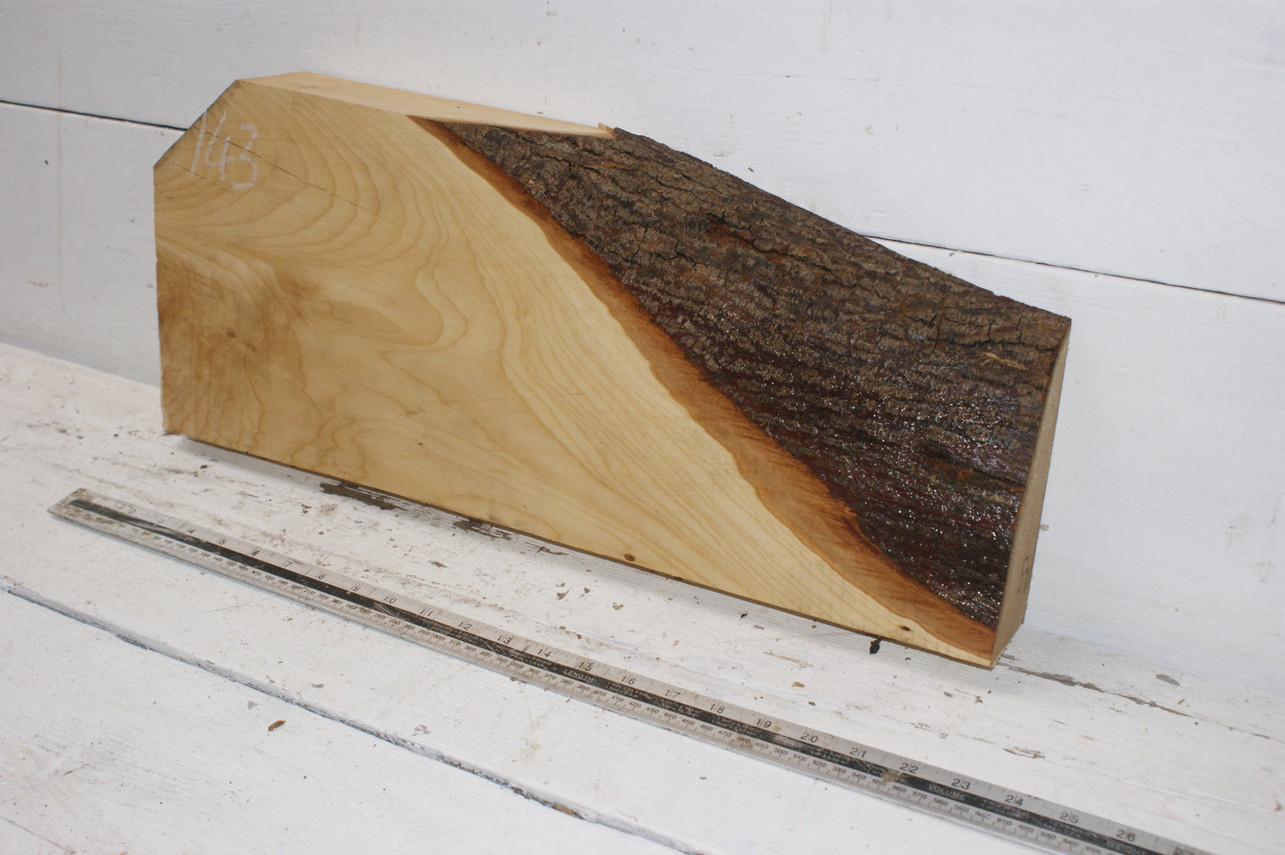 Lime 567 L x 239-160 W x 70 D (mm) (143)