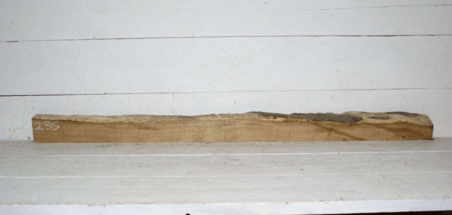 Oak mantle (235)