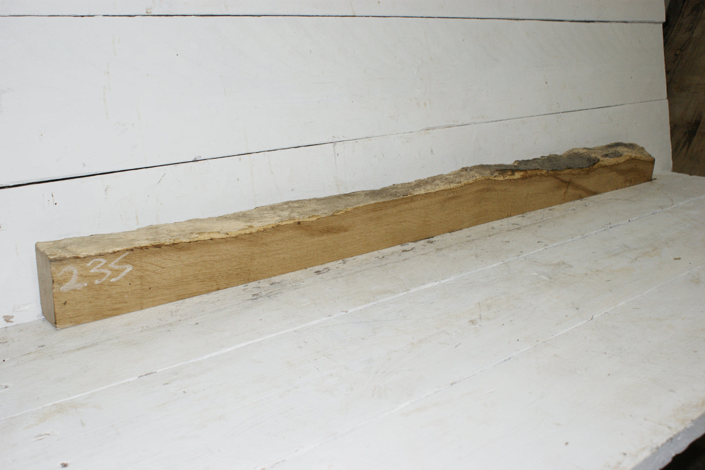 Oak mantle (235)