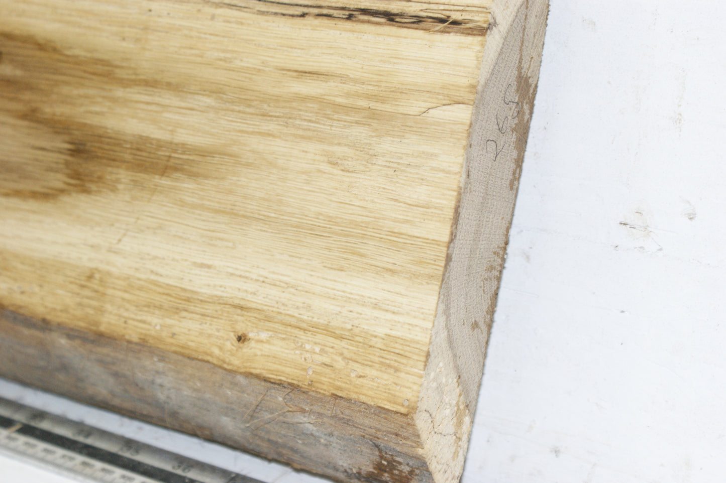 Oak, 1000 L x 242 - 201 W x 41 D (mm) plank, hardwood timber (265)