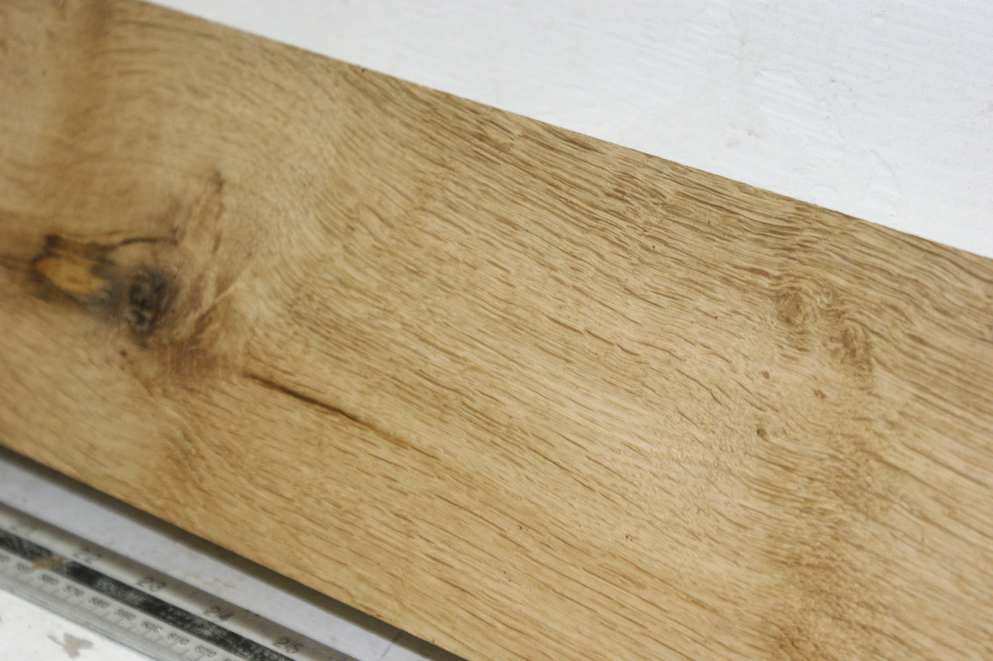 Oak, 1196 L x 132 - 88 W x 51 D (mm) plank, hardwood timber (266)