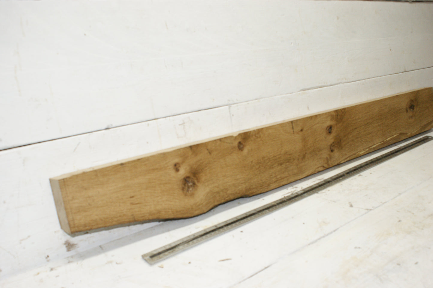 Oak, 1196 L x 132 - 88 W x 51 D (mm) plank, hardwood timber (266)