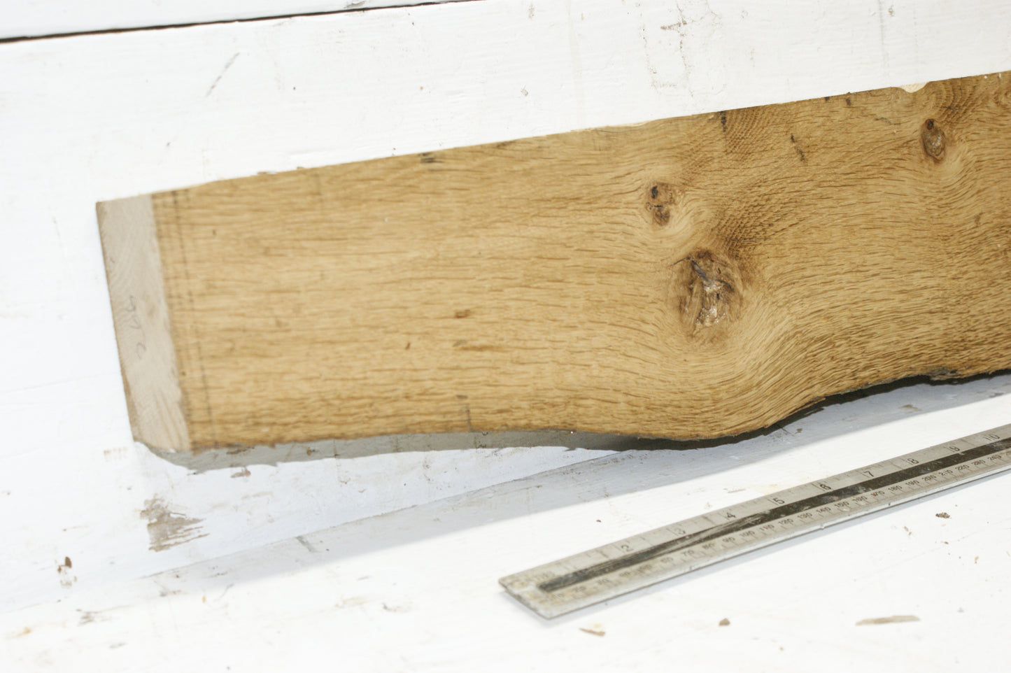 Oak, 1196 L x 132 - 88 W x 51 D (mm) plank, hardwood timber (266)