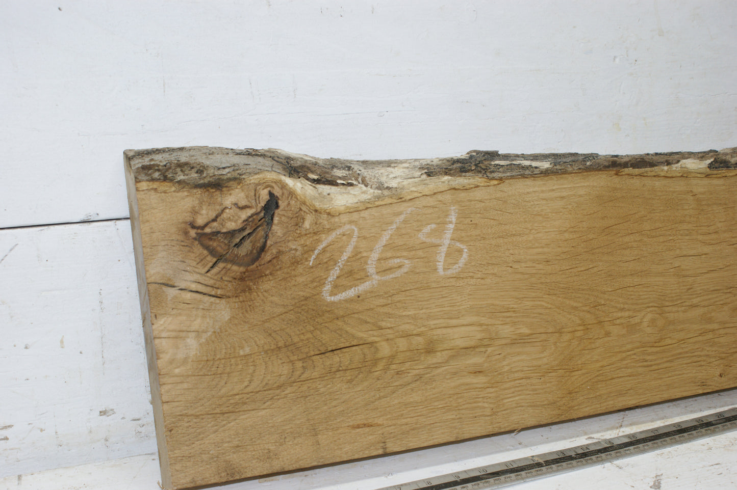 Oak, 852 L x 264 - 228 W x 44 D (mm) plank, hardwood timber (268)