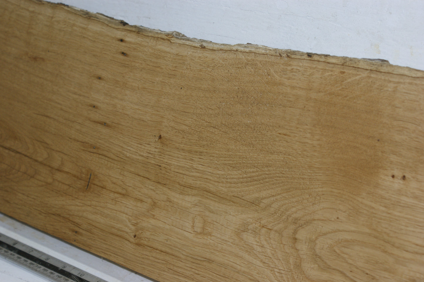 Oak, 852 L x 264 - 228 W x 44 D (mm) plank, hardwood timber (268)