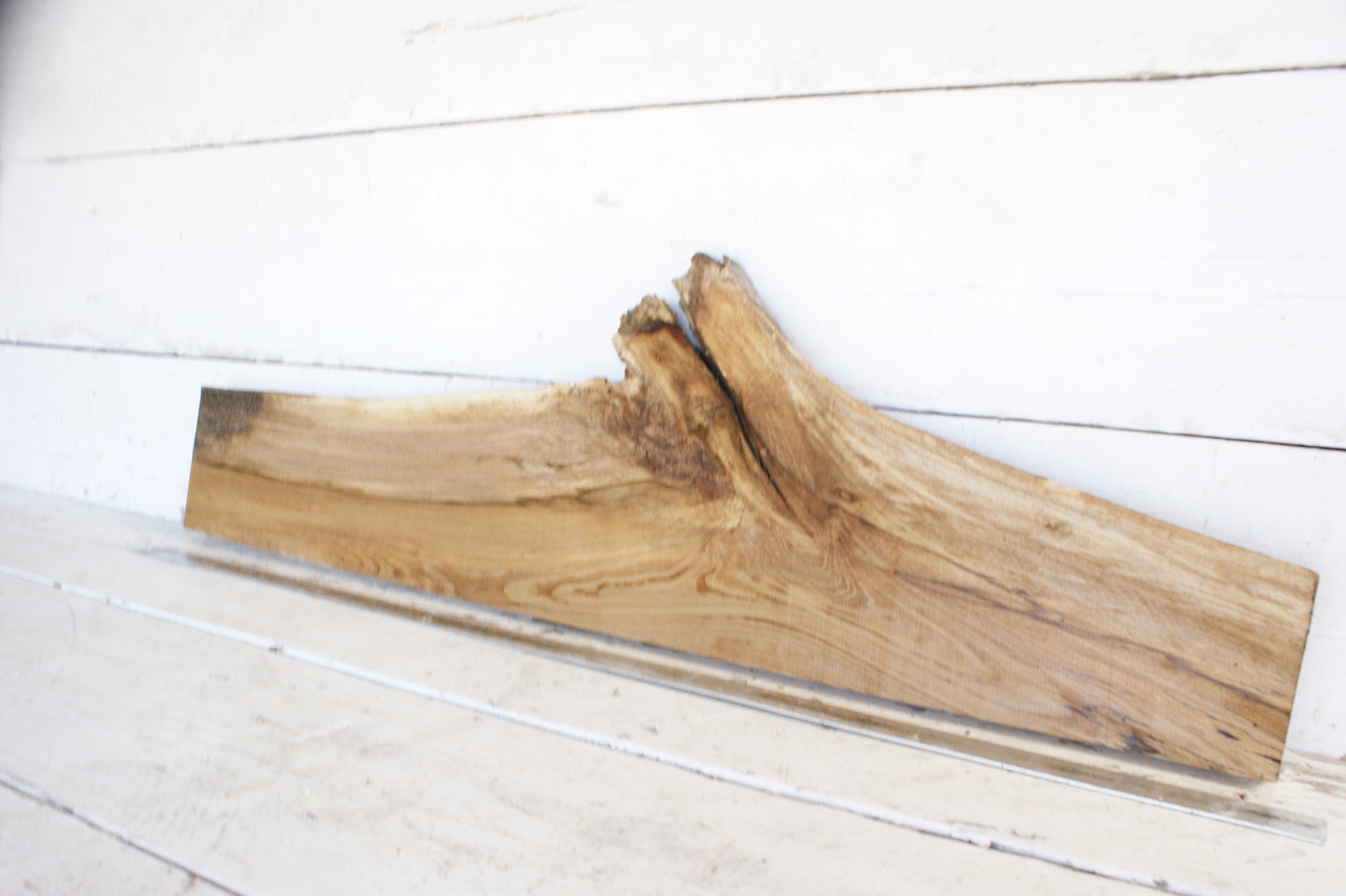 (453) SPALTED BEECH, HARDWOOD 1008 L x 279 - 119 W x 34 D (mm)
