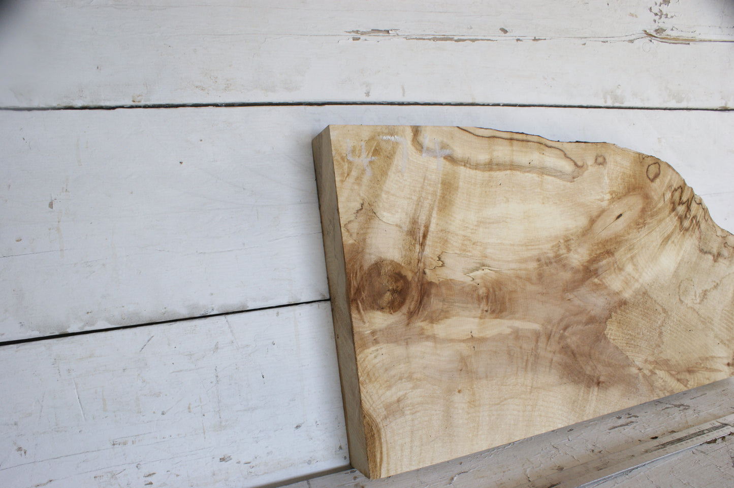 (474) AIR DRIED SYCAMORE, HARDWOOD 628 L x 372-241 W x 62 D (mm)