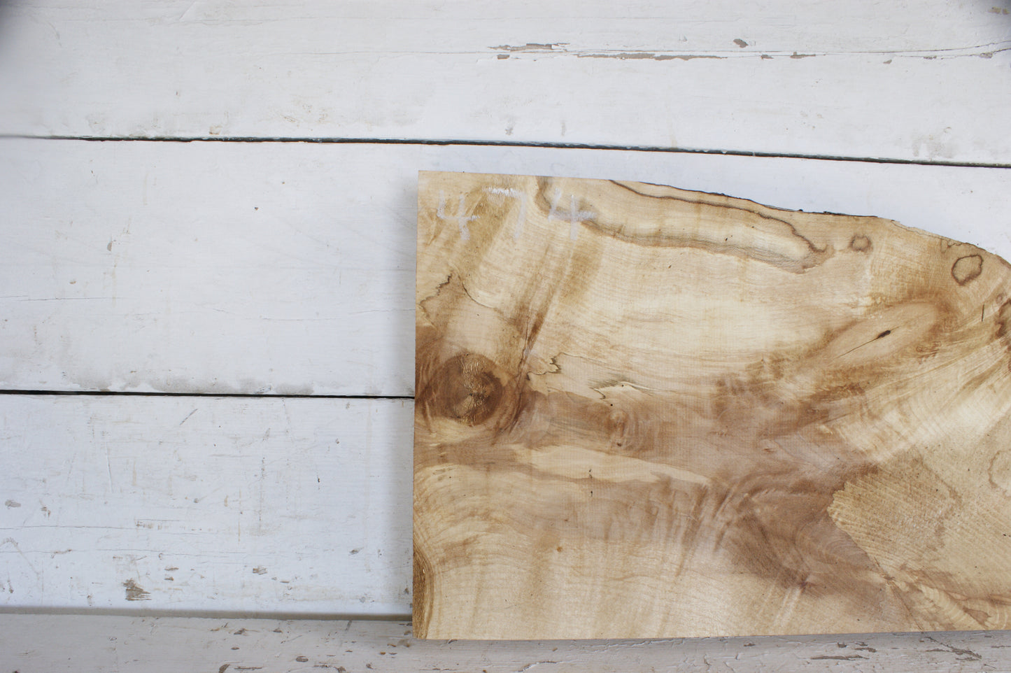 (474) AIR DRIED SYCAMORE, HARDWOOD 628 L x 372-241 W x 62 D (mm)