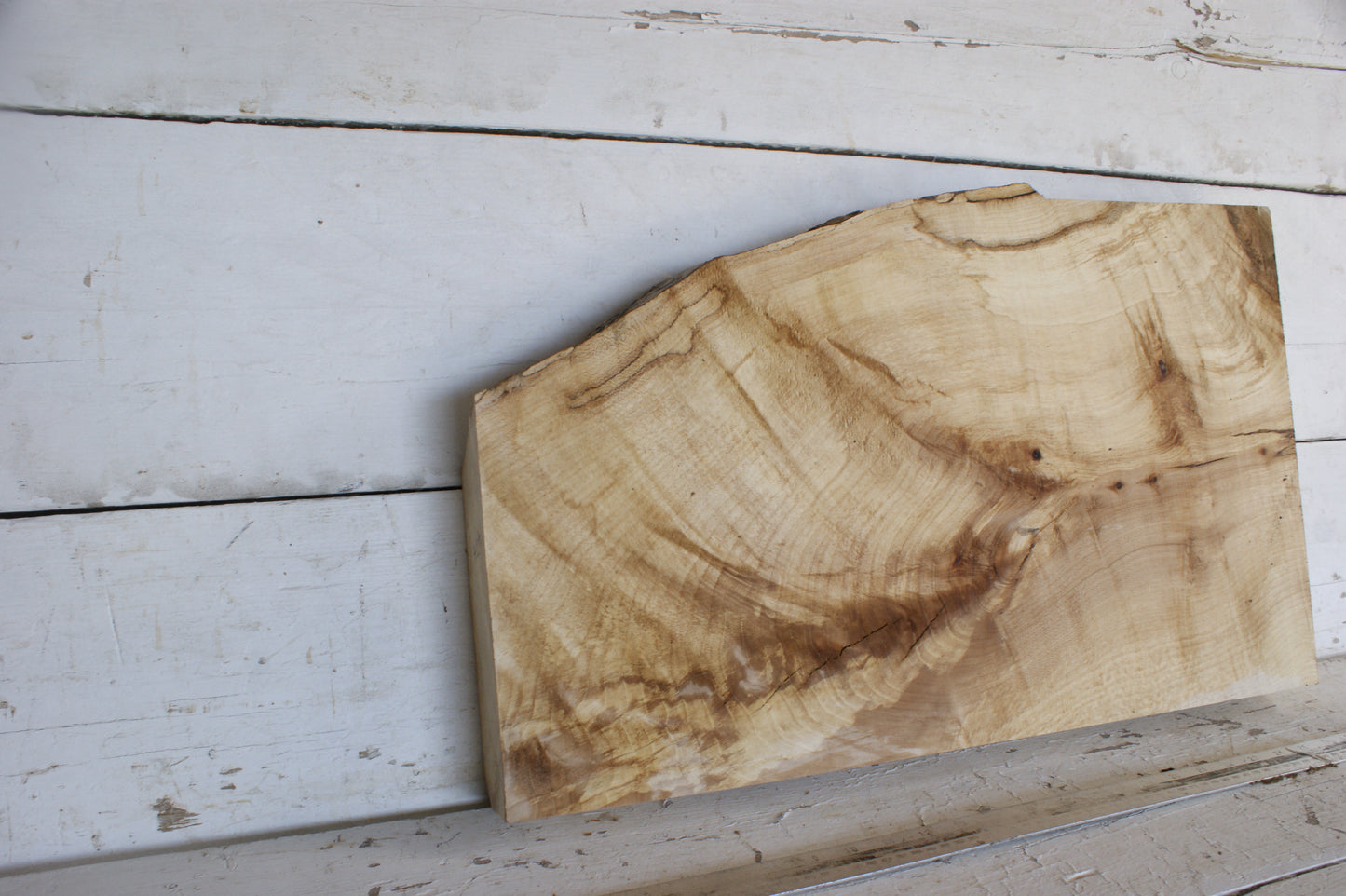 (474) AIR DRIED SYCAMORE, HARDWOOD 628 L x 372-241 W x 62 D (mm)