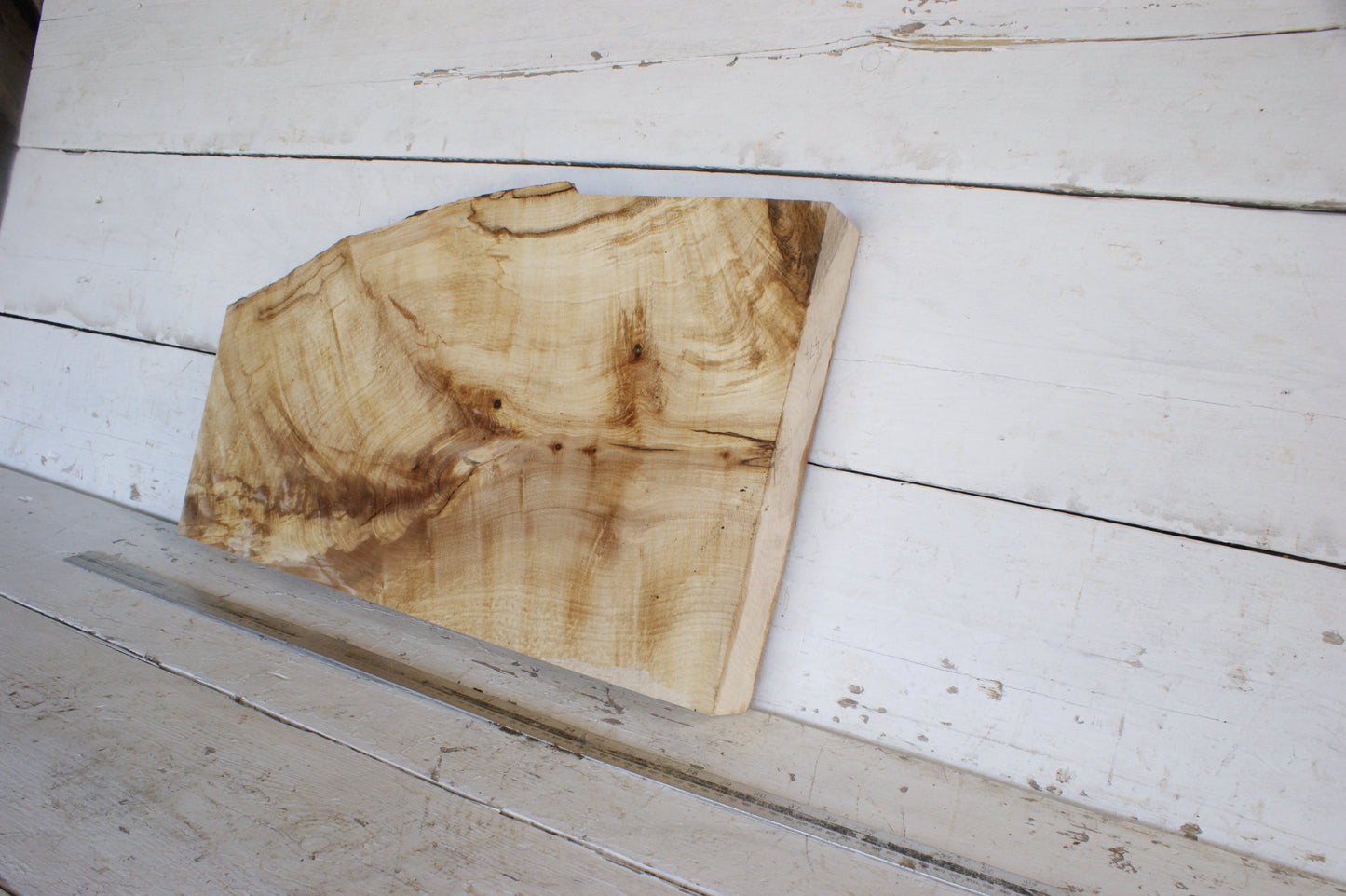 (474) AIR DRIED SYCAMORE, HARDWOOD 628 L x 372-241 W x 62 D (mm)