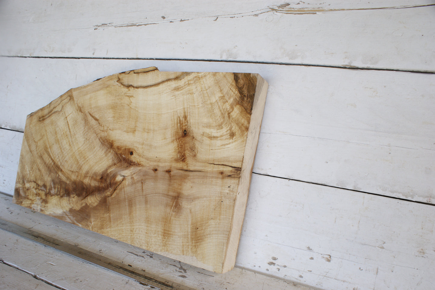 (474) AIR DRIED SYCAMORE, HARDWOOD 628 L x 372-241 W x 62 D (mm)