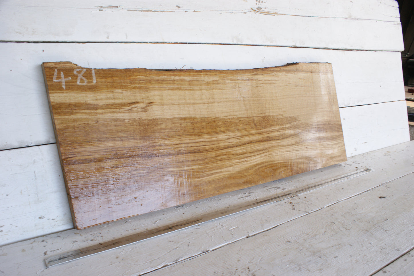 (481) AIR DRIED ENGLISH OAK, HARD WOOD 909 L x 354 - 331 W x 42 D (mm)