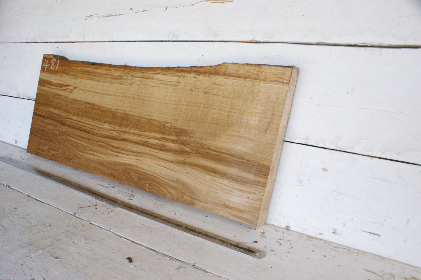 (481) AIR DRIED ENGLISH OAK, HARD WOOD 909 L x 354 - 331 W x 42 D (mm)