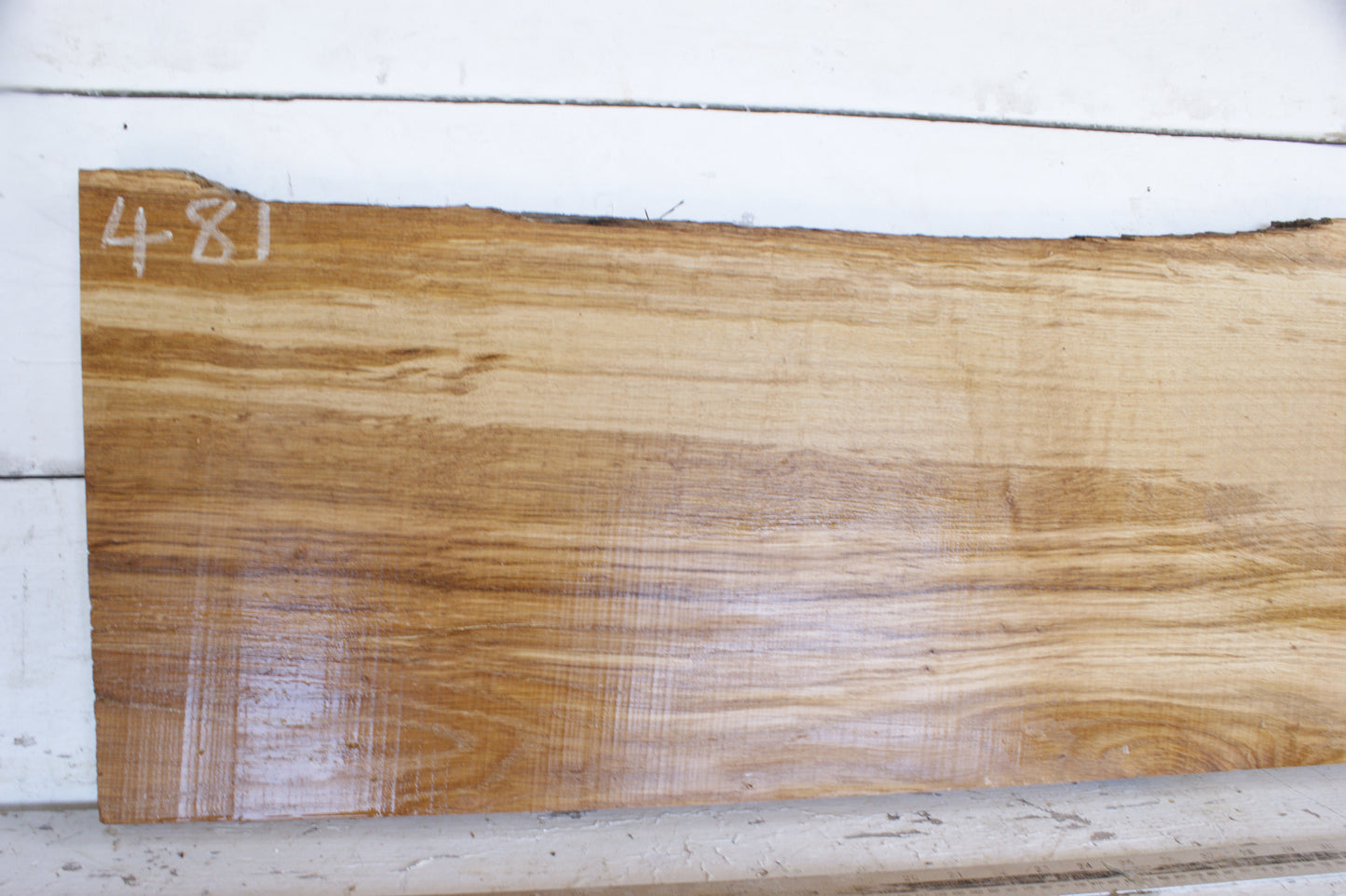 (481) AIR DRIED ENGLISH OAK, HARD WOOD 909 L x 354 - 331 W x 42 D (mm)