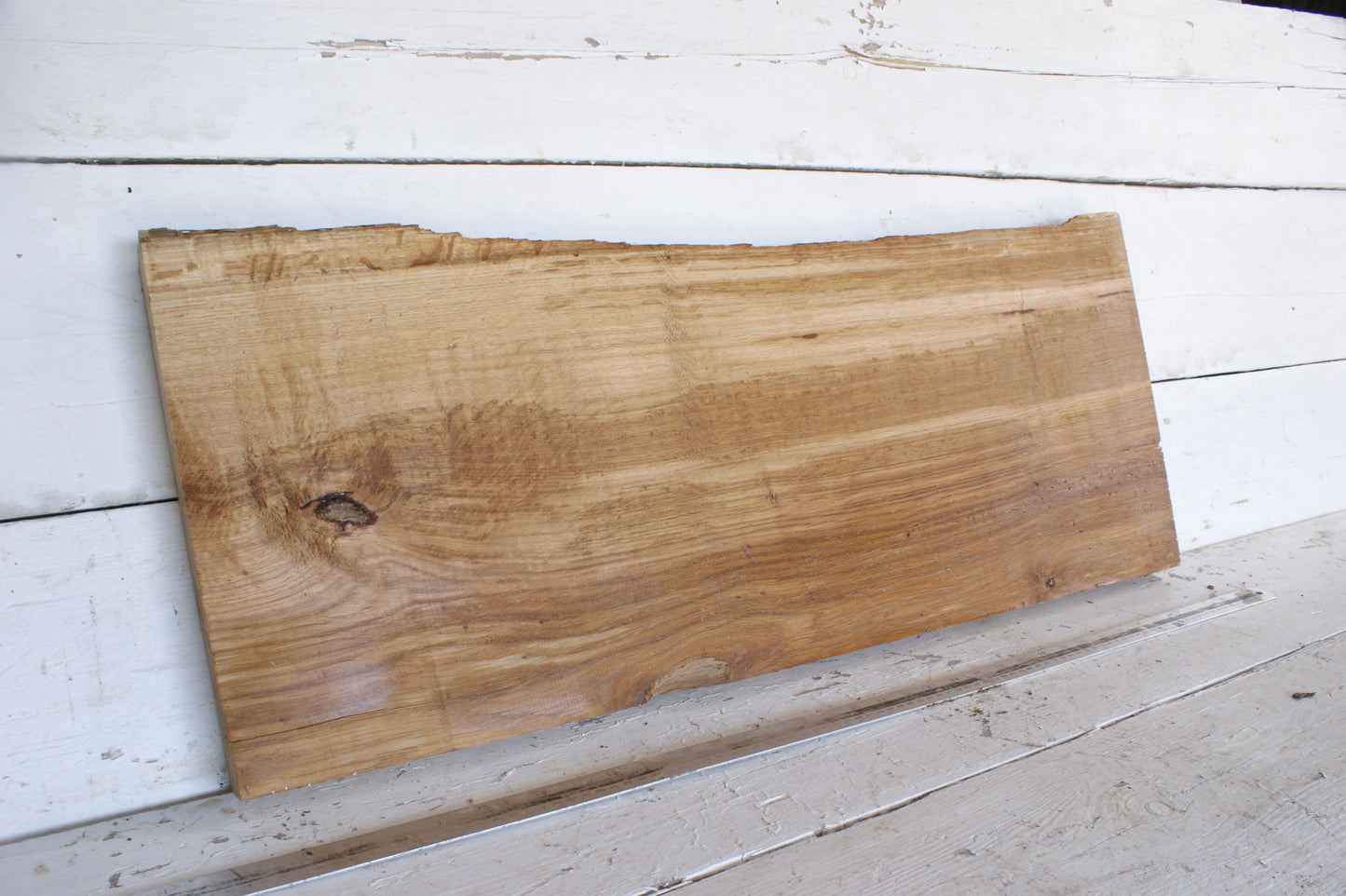 (481) AIR DRIED ENGLISH OAK, HARD WOOD 909 L x 354 - 331 W x 42 D (mm)