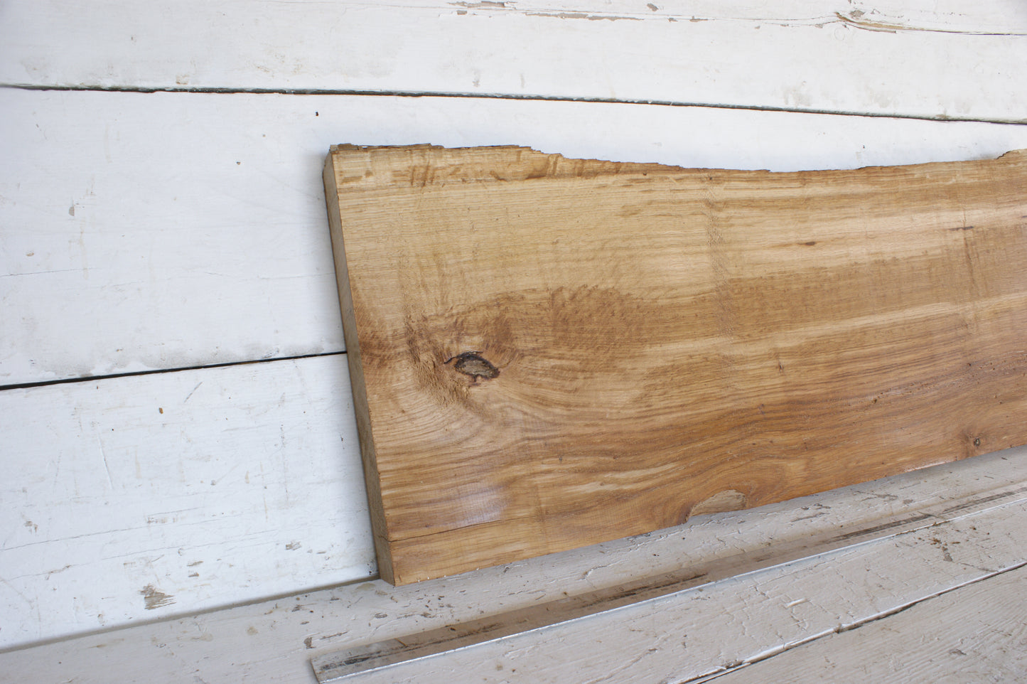 (481) AIR DRIED ENGLISH OAK, HARD WOOD 909 L x 354 - 331 W x 42 D (mm)