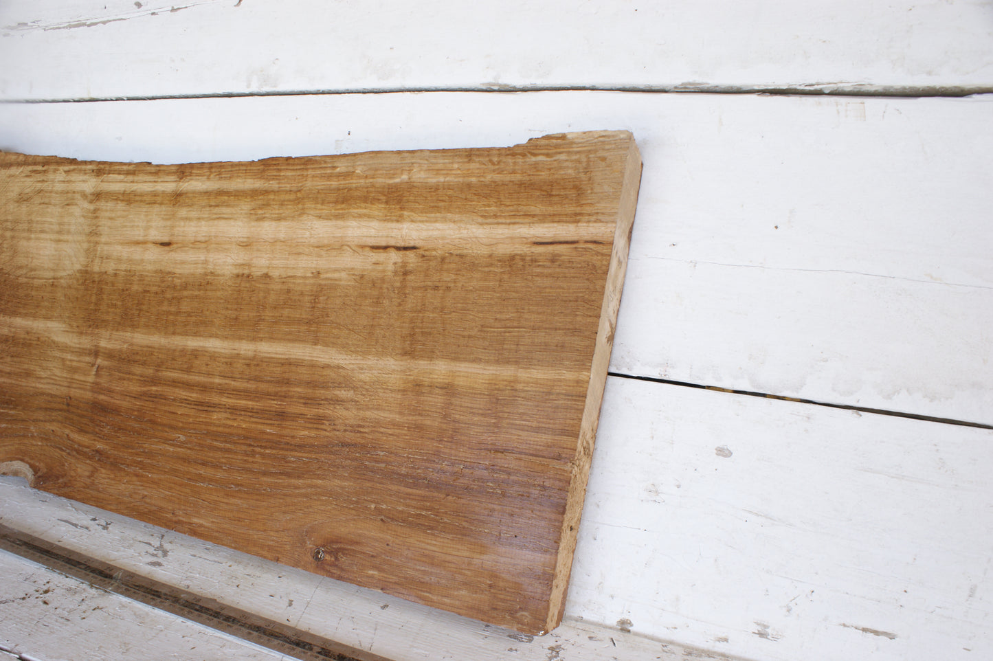 (481) AIR DRIED ENGLISH OAK, HARD WOOD 909 L x 354 - 331 W x 42 D (mm)