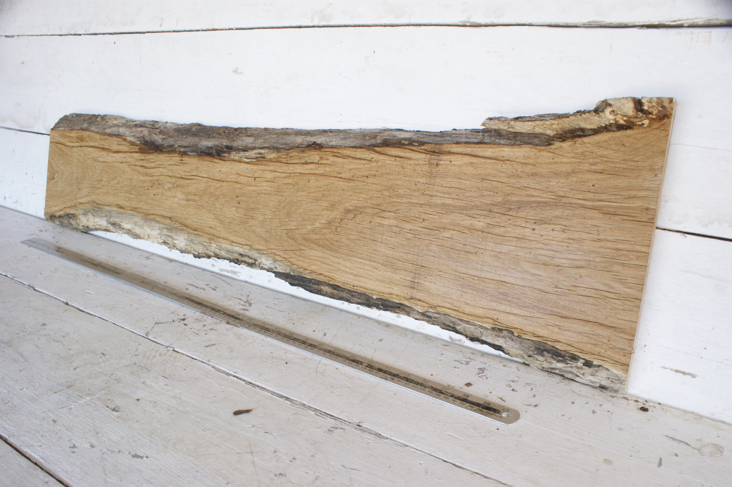 (483) AIR DRIED ENGLISH OAK, HARD WOOD 1164 L x 333 - 222 W x 34 D (mm)