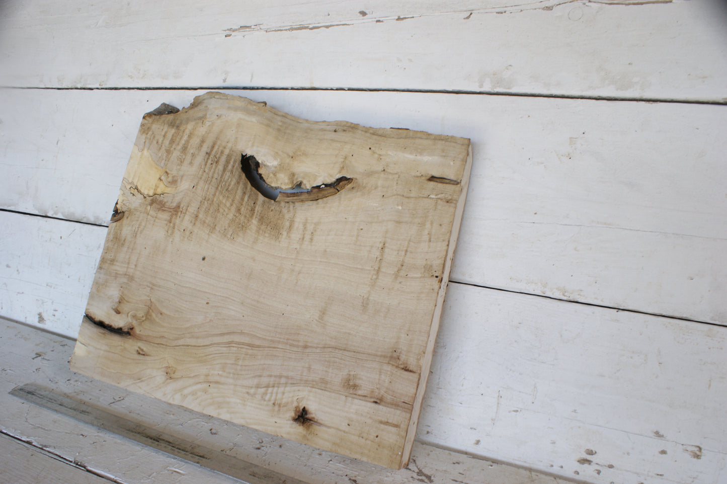 Hornbeam plank, 484 L x 417 - 365 W x 41 D (mm) hardwood board (487)