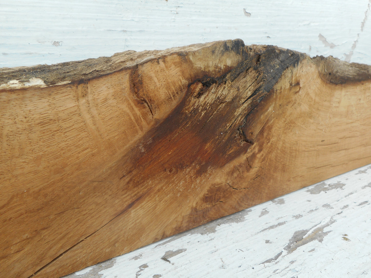 Oak 1014 L x 109-83 W x 39 D mm (495)