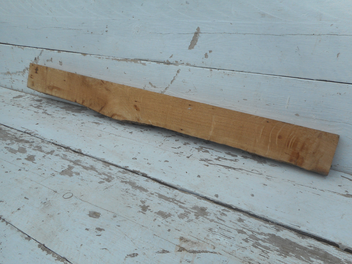 Oak 1014 L x 109-83 W x 39 D mm (495)