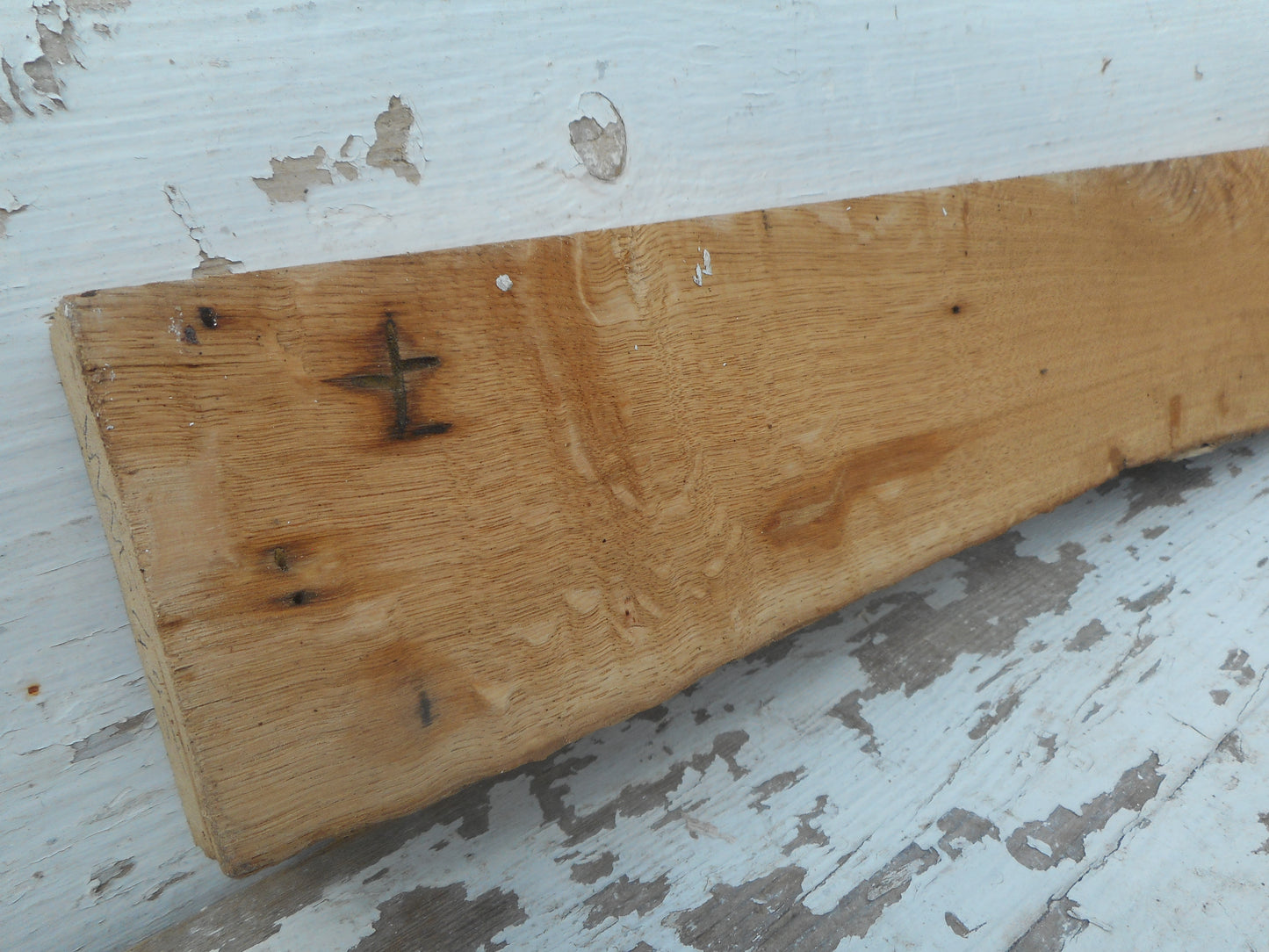 Oak 1014 L x 109-83 W x 39 D mm (495)