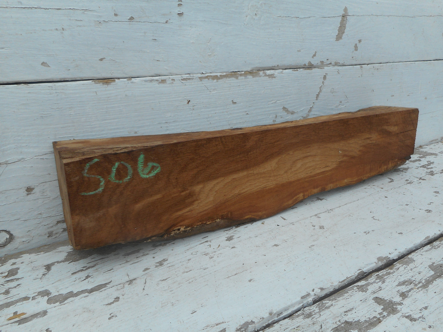 Brown Oak 568 L x 118-95 W x 92 D (mm) (506)