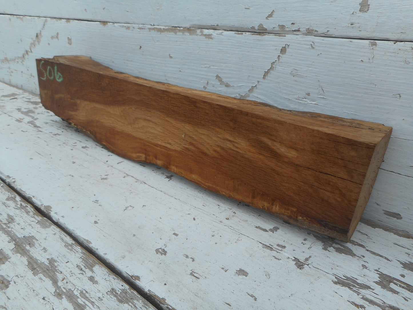 Brown Oak 568 L x 118-95 W x 92 D (mm) (506)