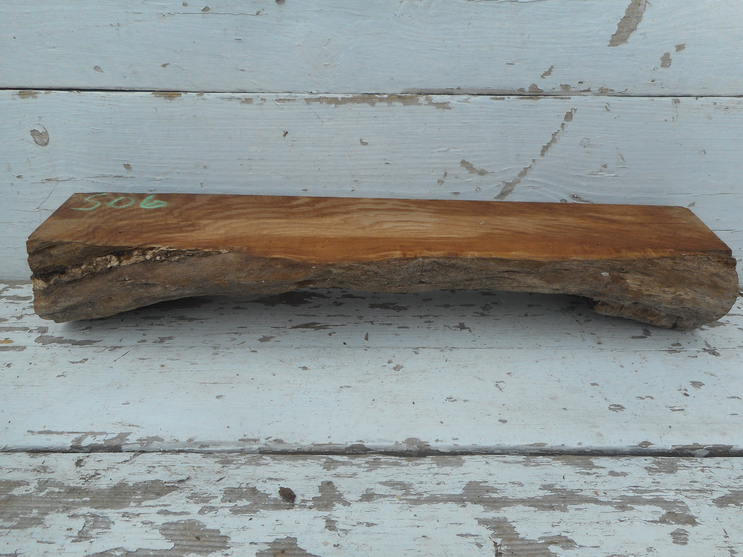 Brown Oak 568 L x 118-95 W x 92 D (mm) (506)