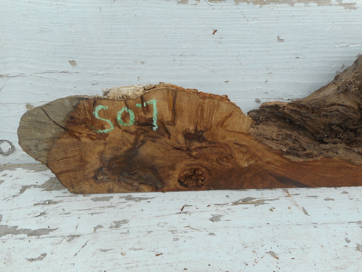 Brown Oak 940 L x 111-24 W x 62 D (mm) (507)