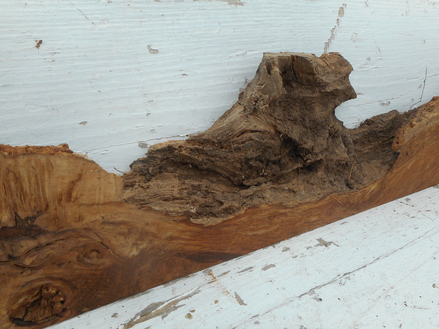 Brown Oak 940 L x 111-24 W x 62 D (mm) (507)