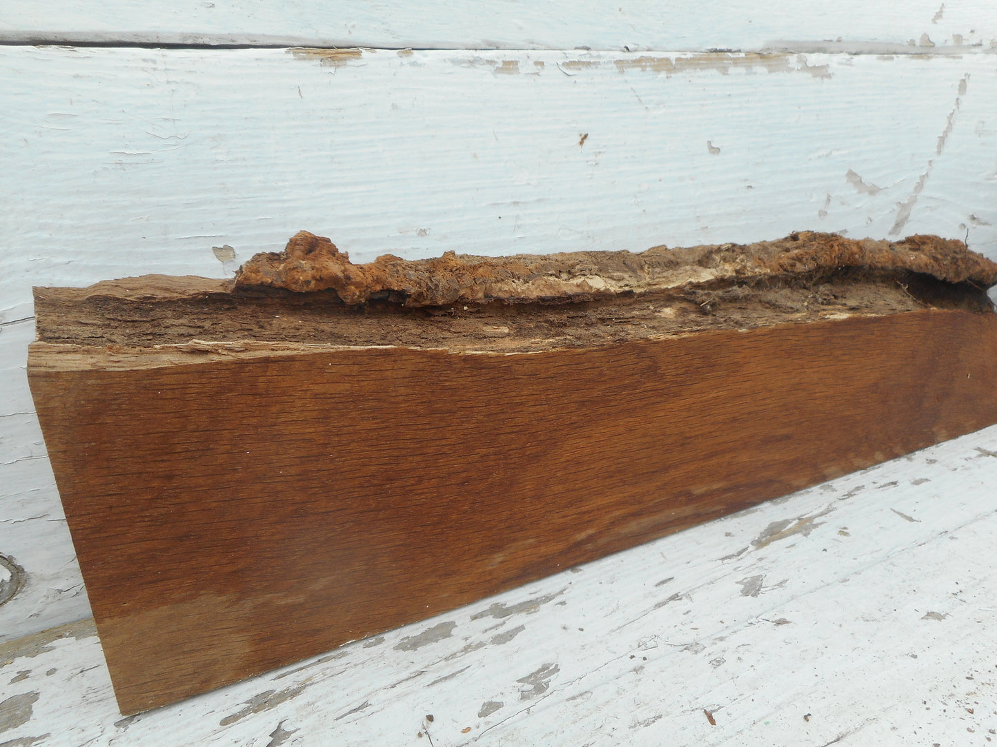 Brown Oak 940 L x 111-24 W x 62 D (mm) (507)