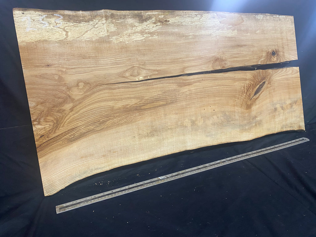 Ash hardwood coffee table top, 1092 L x 516 W x 29 D mm     (253)