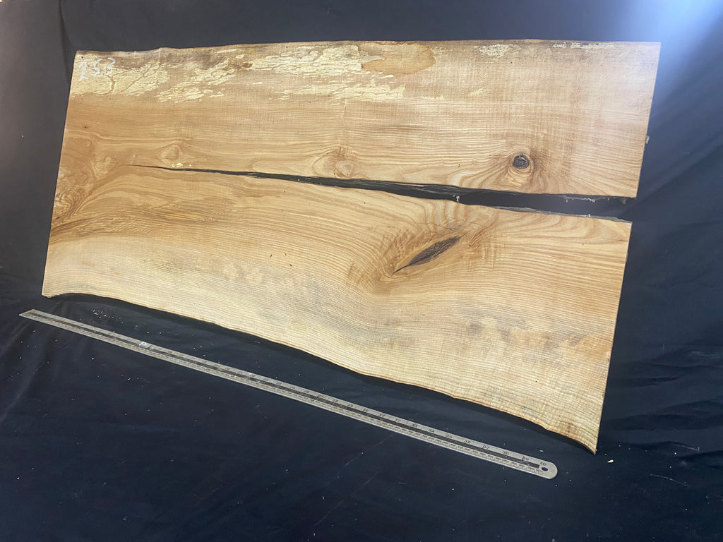 Ash hardwood coffee table top, 1092 L x 516 W x 29 D mm     (253)
