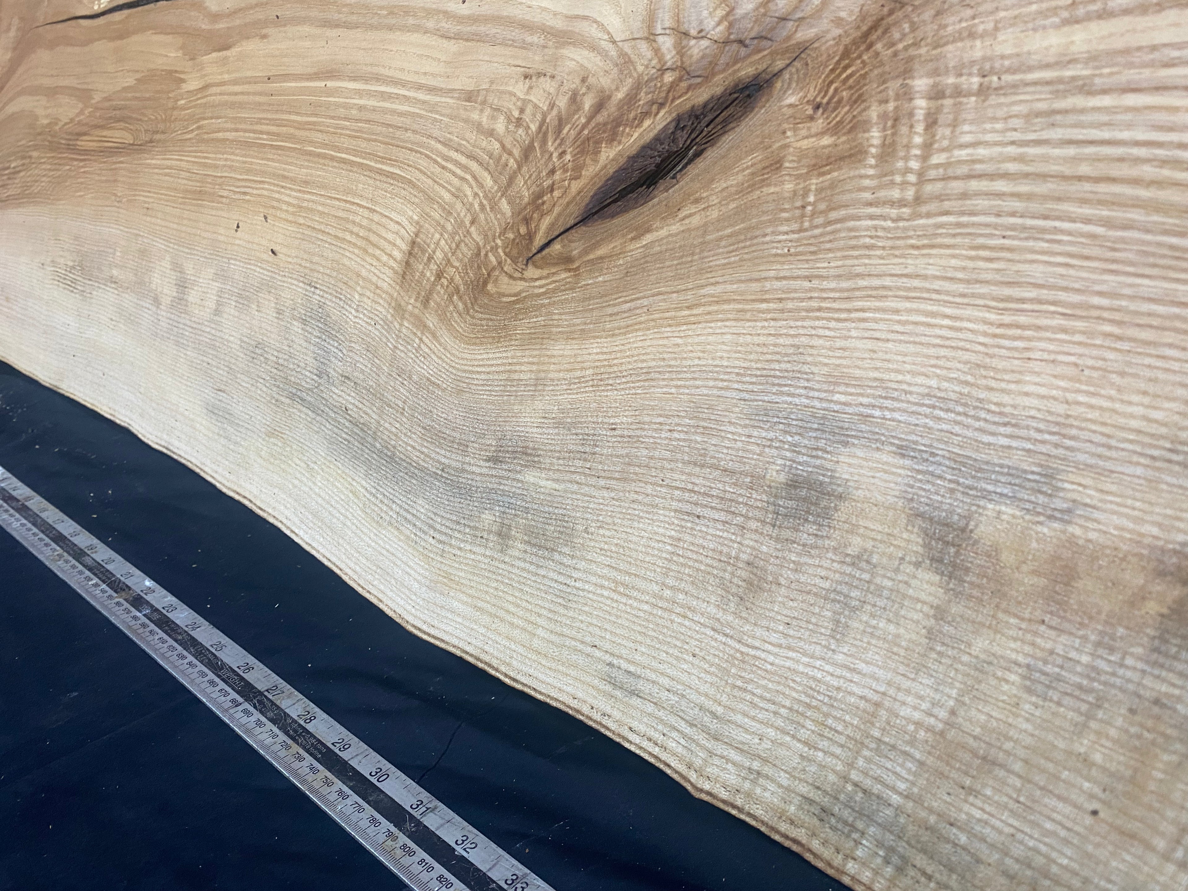 Ash hardwood coffee table top, 1092 L x 516 W x 29 D mm     (253)