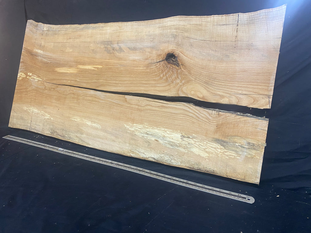 Ash hardwood coffee table top, 1092 L x 516 W x 29 D mm     (253)