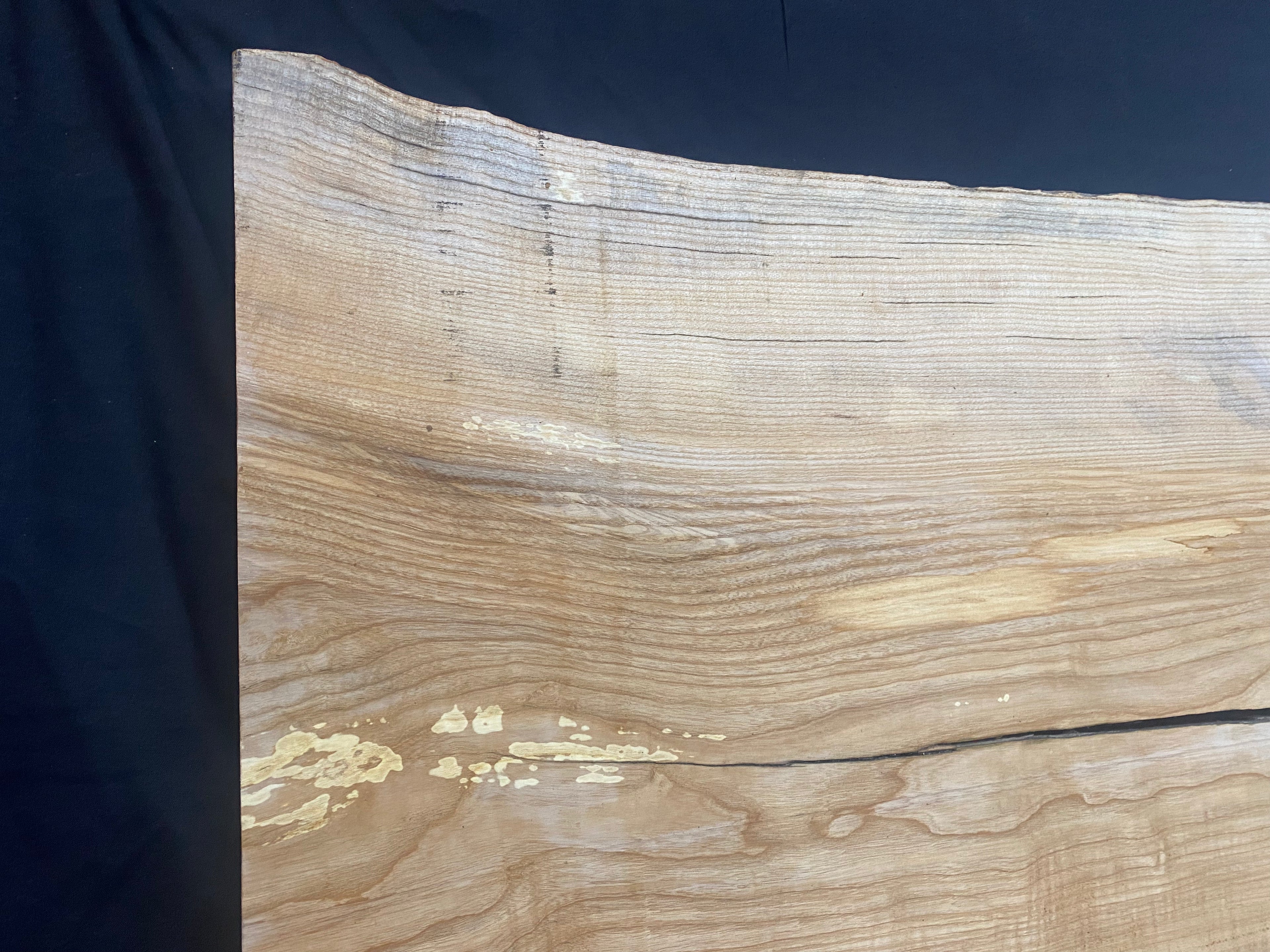 Ash hardwood coffee table top, 1092 L x 516 W x 29 D mm     (253)