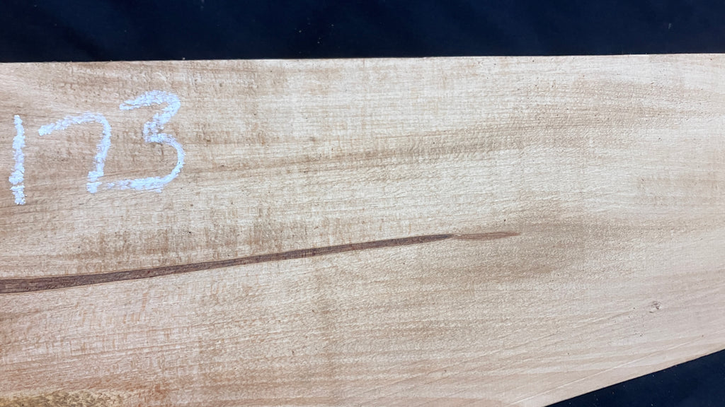 Wood carving lime plank 645 L x 155 W x 36 D (mm)    (173)