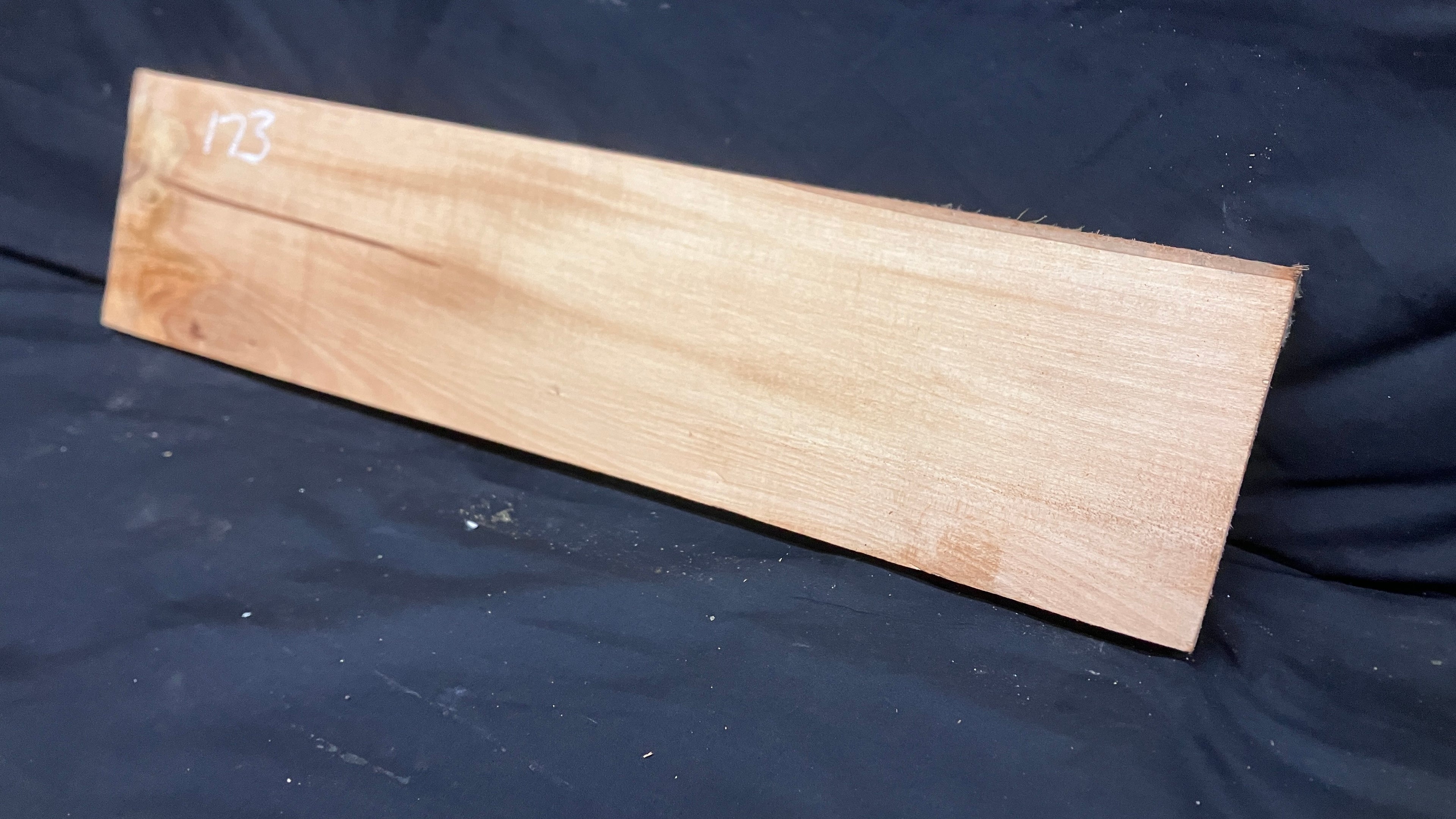 Wood carving lime plank 645 L x 155 W x 36 D (mm)    (173)