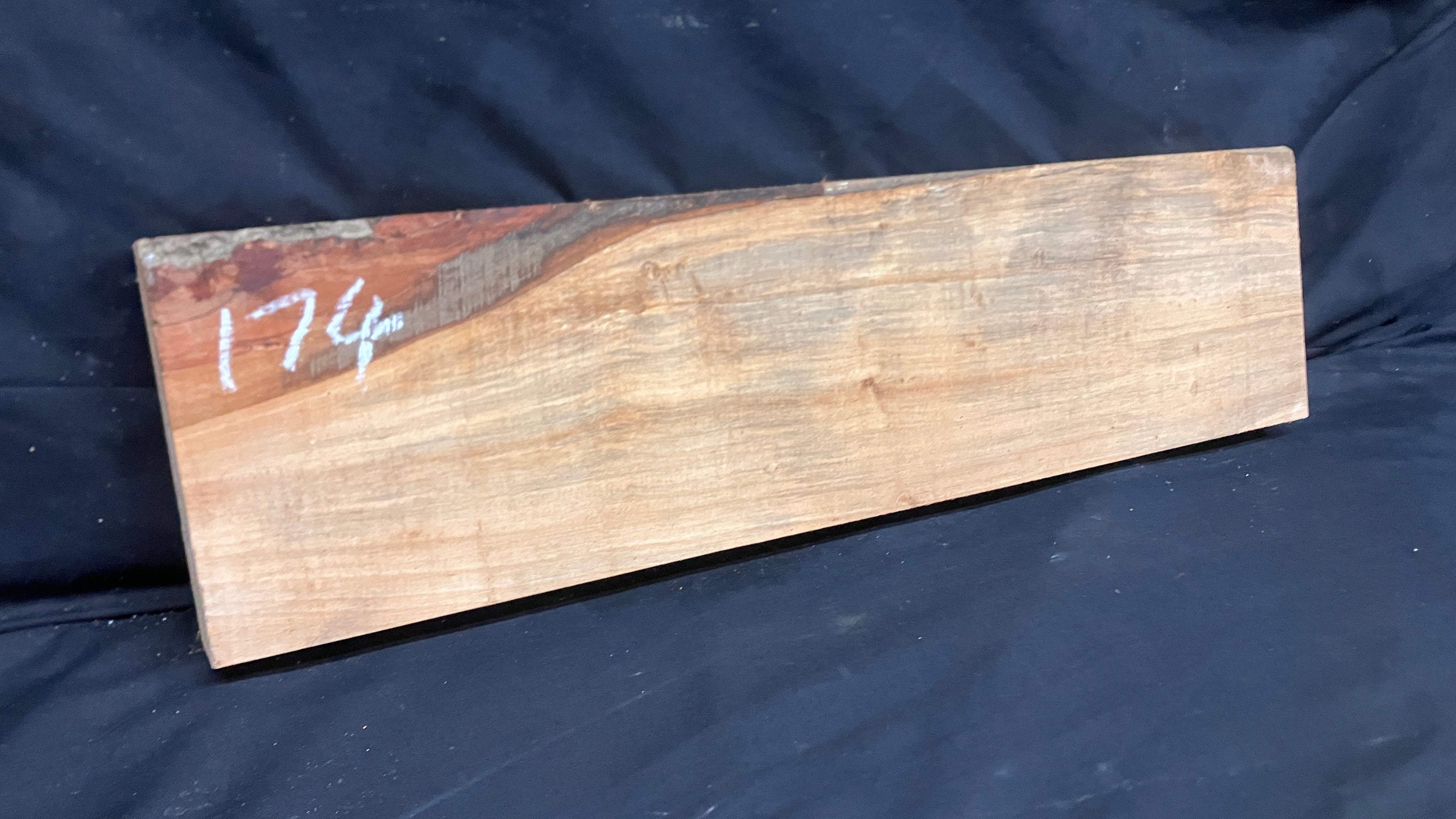 Wood carving lime plank 587 L x 153 W x 44 D (mm)    (174)