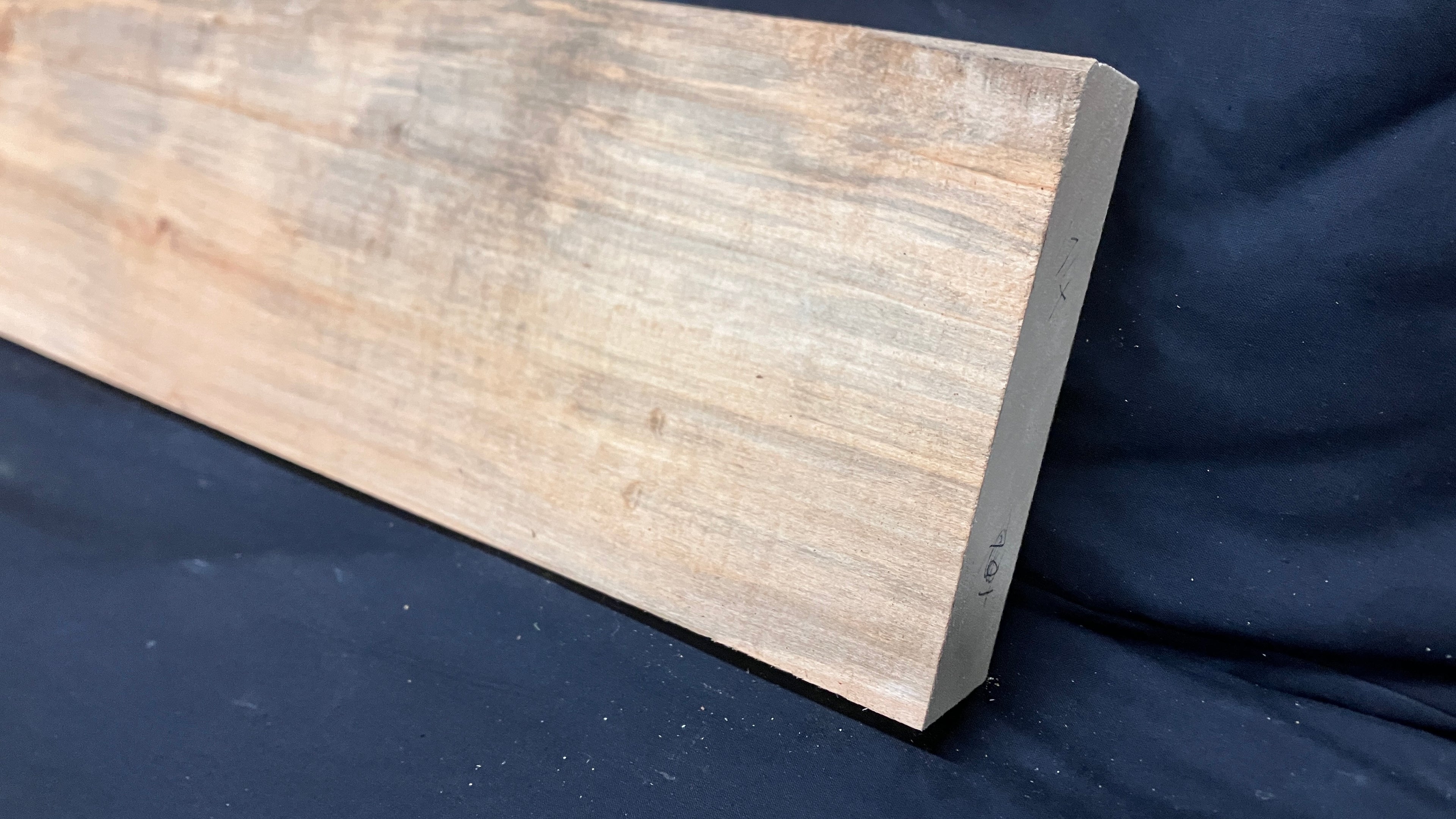 Wood carving lime plank 587 L x 153 W x 44 D (mm)    (174)